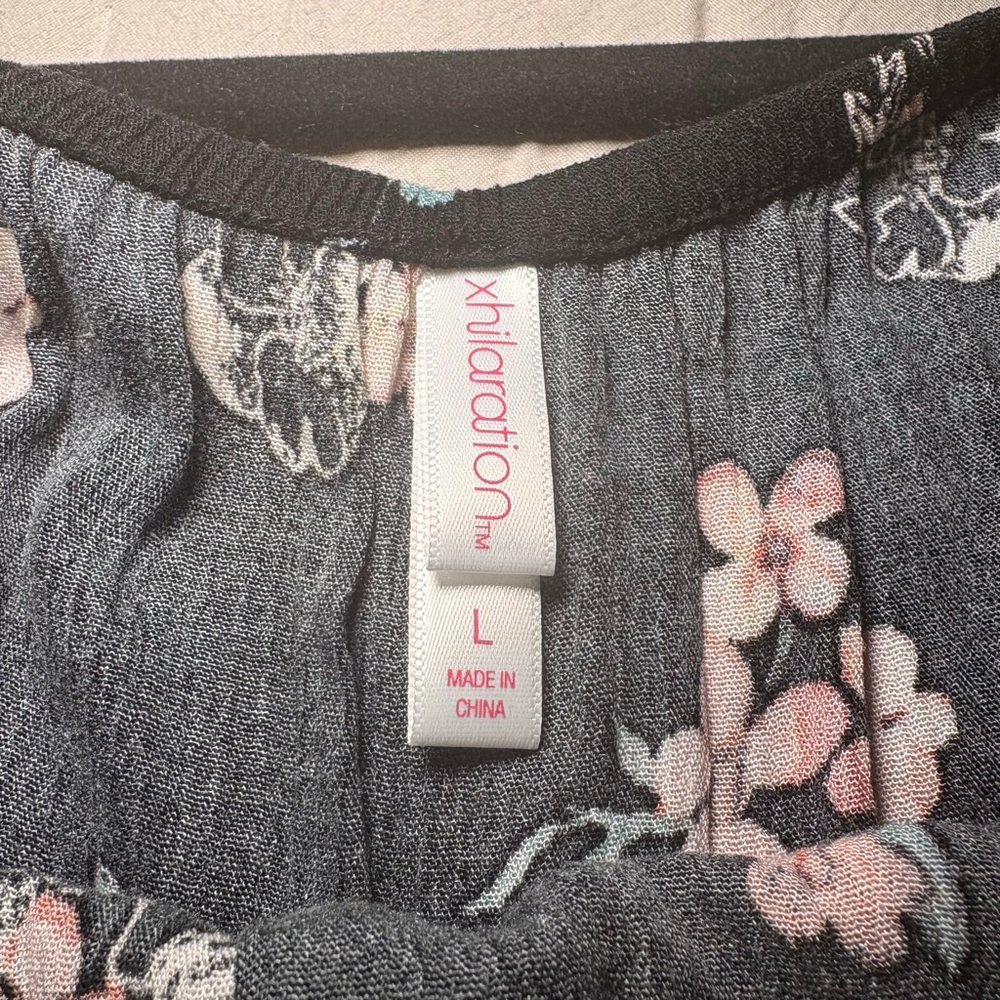 Women's Xhilaration Black Floral Romper with Lace Trim Size L - Picture 6 of 6